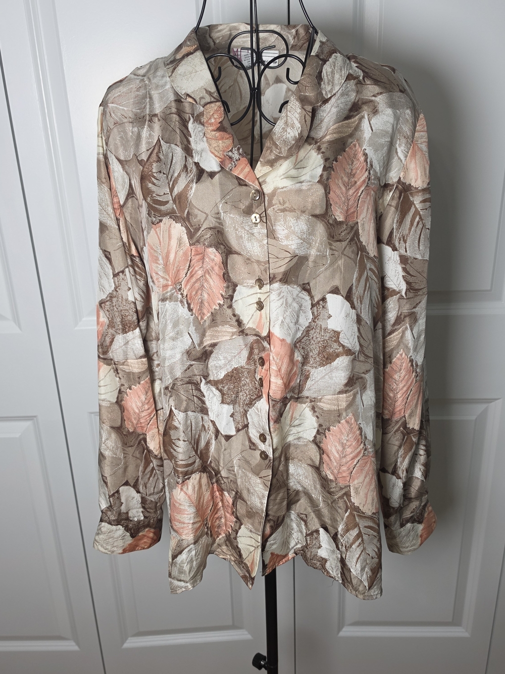 Milano Design Group 100% Silk Blouse Womens Medium  Button Front Long Sleeve